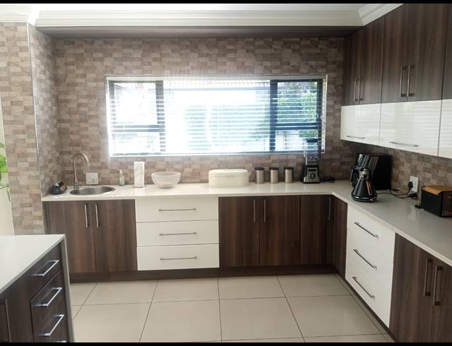 4 BEDROOM HOUSE FOR SALE IN SUNWARD PARK